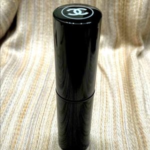 Chanel Baume Essentiel Highlighter “Transparent.”